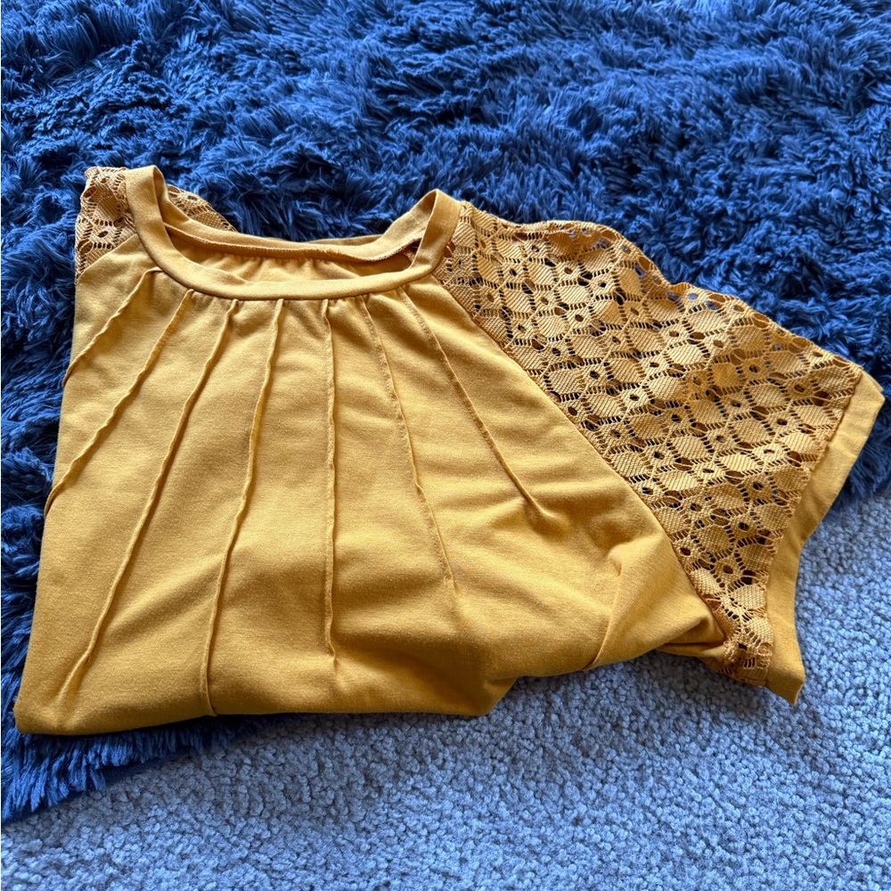 SHEIN Kids Yellow Lace Sleeve Top